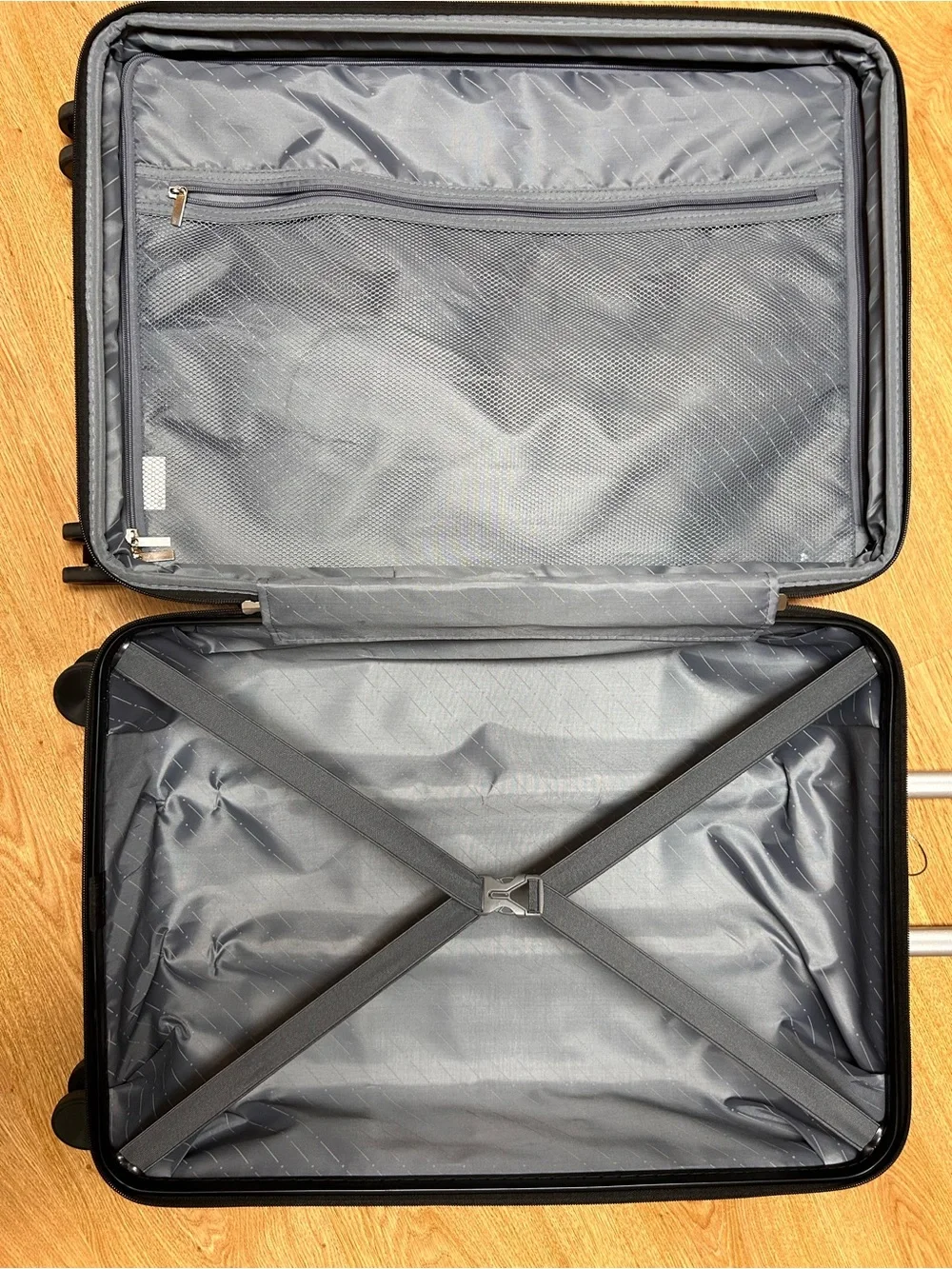 Expandable Black Hardshell Spinner Luggage - Travel-Ready Carry-On